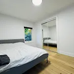 Spacious Room3, Airport, Free Pkg, Sep Entrance, New Reno, Shared Bathroom