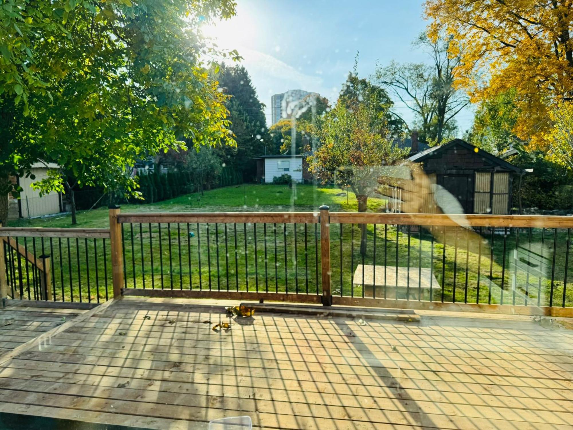 Spacious Room3, Airport, Free Pkg, Sep Entrance, New Reno, Shared Bathroom